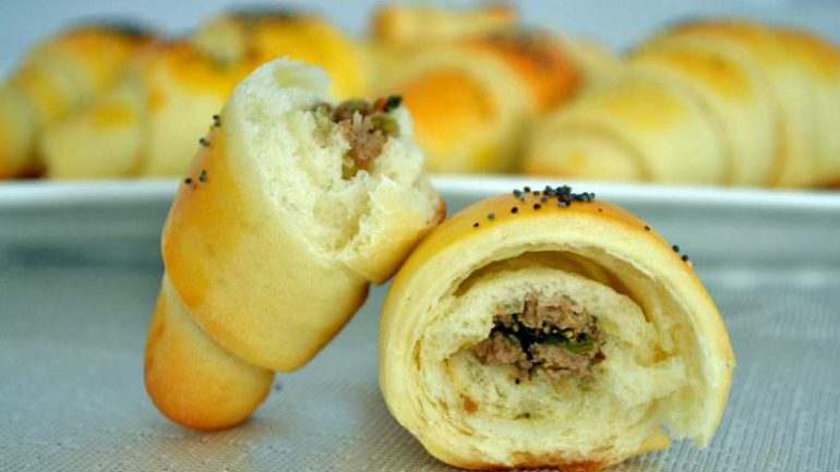 Kıymalı Puf Poğaça Tarifi