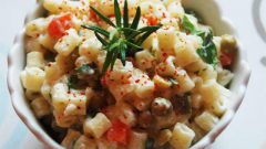 Makarna Salatası