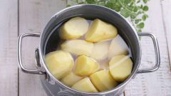 Göğüs Sıkılaştırıcı Patates Suyu Maskesi