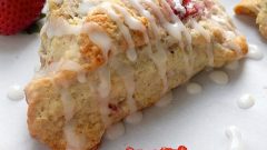 Limonlu ve Taze Çilekli Çörek