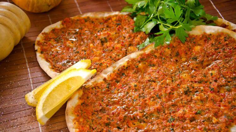 Ev Yapımı Lahmacun