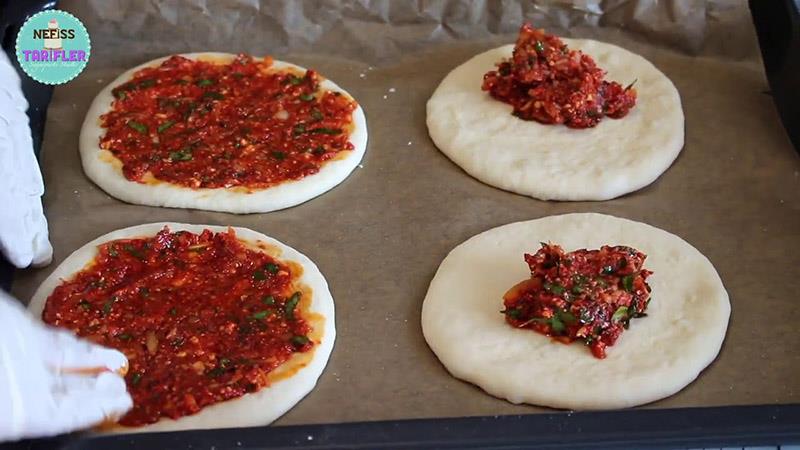 Küçük Pizzacıklar