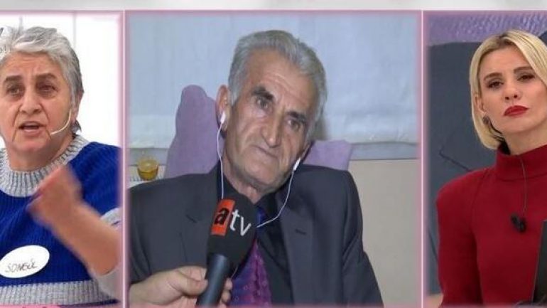 Fenomen Olmak İçin 47 Yıllık Karısından Vazgeçti