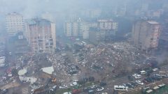 Deprem profesöründen ürperten hesaplama: 200 bin kişi göçük altında